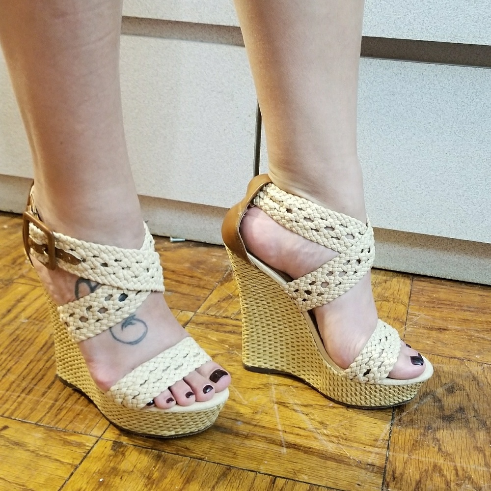 Rouge size 6.5 Wedge Sandals